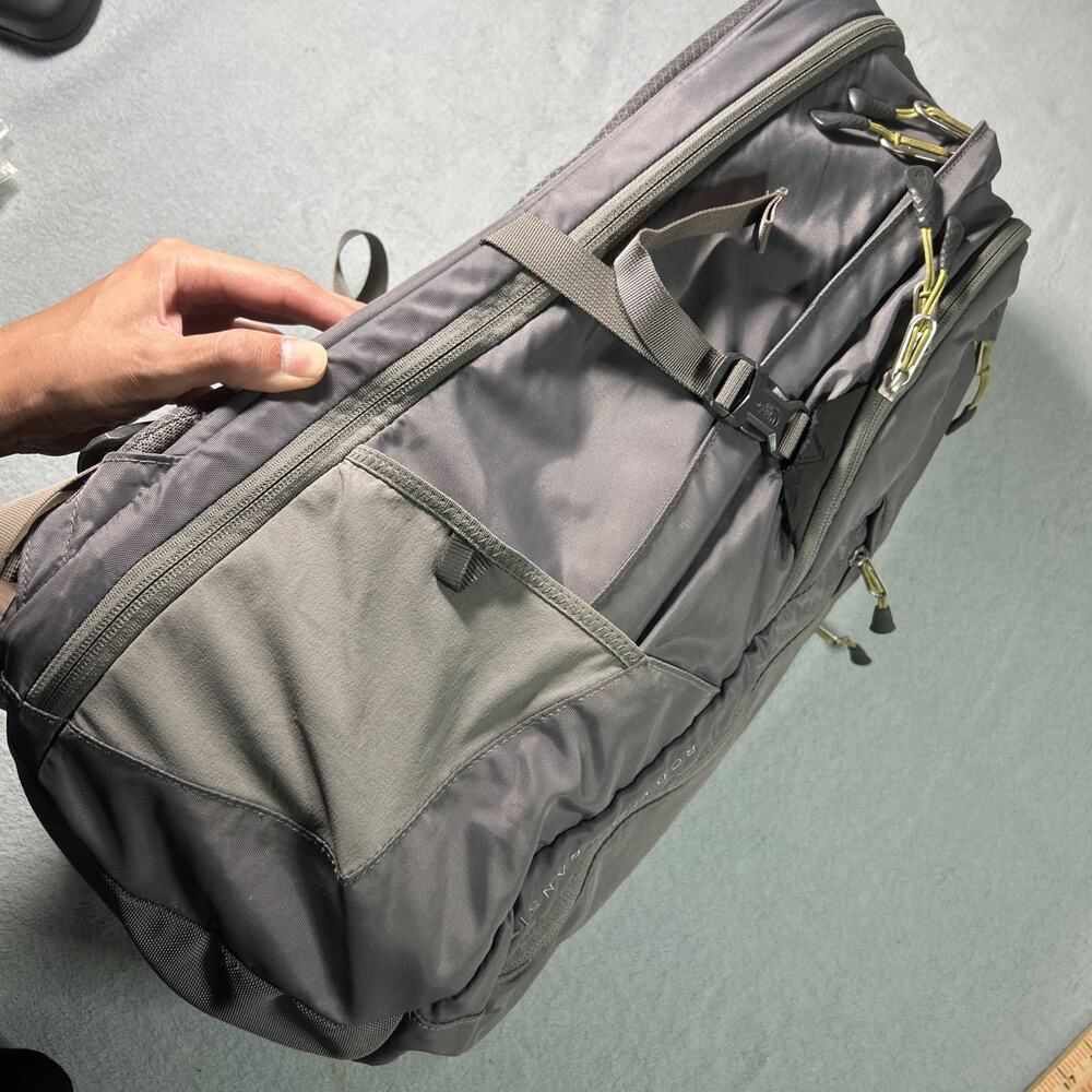The North Face Router Transit Large 41 L Backpack School Hiking Travel Camping - Picture 5 of 16